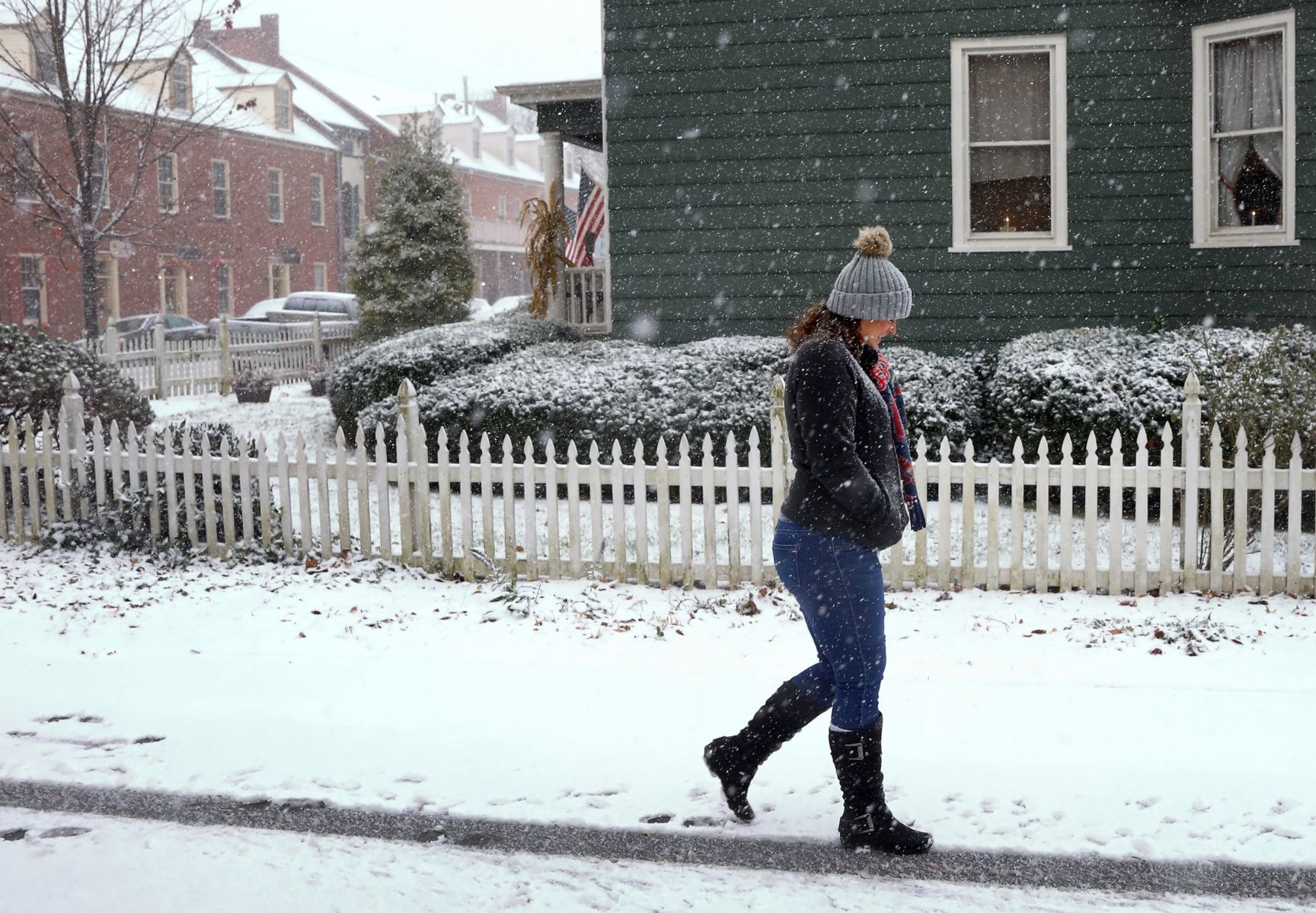 Snow falls in mid-November
